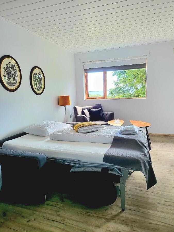 Hotel Flokalundur Brjanslaekur ภายนอก รูปภาพ